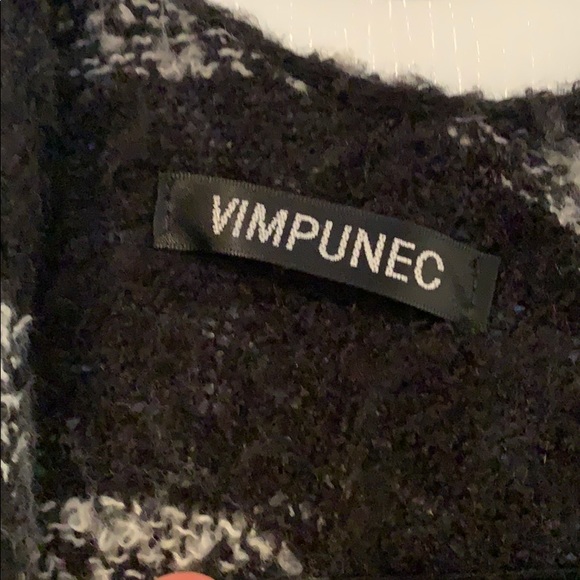 Fall Shaw - Picture 3 of 3